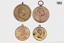Österreich-Ungarn, Franz Joseph I. (1848-1916), Konv. von 4 Medaillen, darunter Erinnerungsmedaille 1898 ("Signum Memoriae") und Medaille auf die Welt...