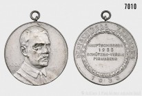 Drittes Reich, große tragbare Medaille, von Wernstein, mit Porträt Adolf Hitler, auf das Hauptschießen des Schützenvereins Pirmasens 1933. 46,89 g; 50...