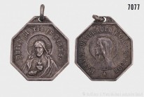 Achteckige tragbare Wallfahrtsmedaille o. J. (ca. 1900), 800er Silber, der Marian. Jungfrauen Kongretation. 9,66 g; 28 mm. Feine Tönung, fast vorzügli...