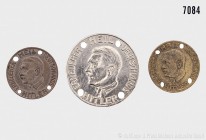 Drittes Reich, Konv. Opfermedaillen mit Porträt von Adolf Hitler, bestehend aus 1 Mark, 50 Pfennig und 30 Pfennig. Vorzüglich.
