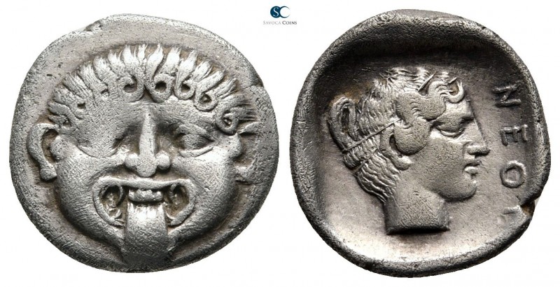 Macedon. Neapolis 425-350 BC. 
Hemidrachm AR

14 mm., 1,74 g.

Gorgoneion f...
