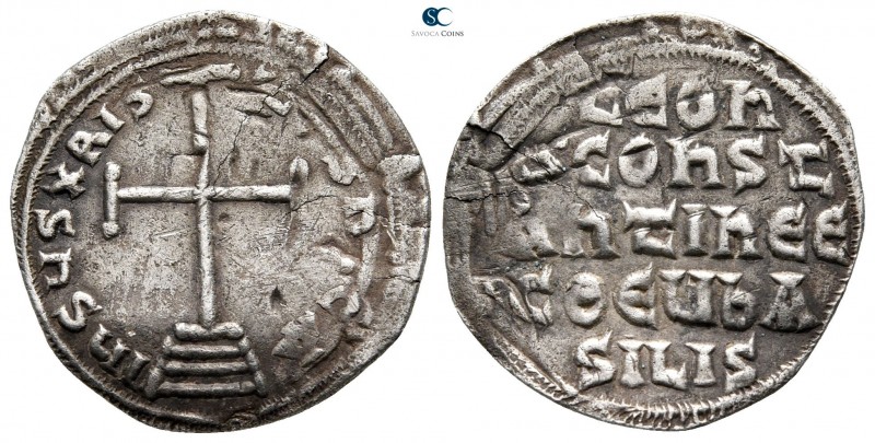 Leo IV AD 780-787. Constantinople
Miliaresion AR

21 mm., 1,82 g.

IhSYS XR...
