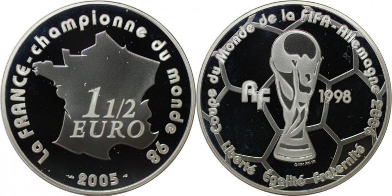 1-1/2 Euro 2005 
Europäische Münzen und Medaillen, Frankreich / France. Fußball...