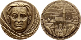 Czechoslovakia Medal by Josef Hvozdenský - "Jaroslav Seifert - Kralupy nad Vltavou" 1986 
Bronze 118g 60mm; With Nice Original Box / Krásná nová červ...