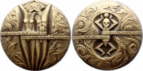 Czechoslovakia Medal by Josef Hvozdenský - "Le Monde Change et Nous Change" 
Bronze 662g 110mm