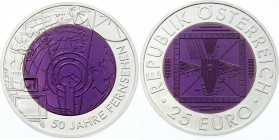 Austria 25 Euro 2005 50 Years of Television
Bimetallic: niobium center in silver (.900) ring • 17.15 g • ⌀ 34 mm; KM# 3119