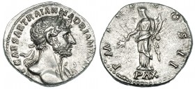 ADRIANO. Denario. Roma (118). R/ Pax a izq. con rama y cornucopia; P M TR P COS II, en exergo PAX. RIC-44. EBC.