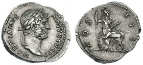 ADRIANO. Denario. Roma (117-138). R/ Roma con parazonium y lanza sentada a der. sobre coraza y escudo; COS III. RIC-332. EBC-.