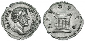 ANTONINO PÍO. Denario. Roma (145-161). R/ Altar; DIVO P-IO. RIC-441. EBC-/EBC. Ex Vico, 11-11, 2010, lote nº 590.