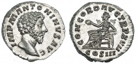 MARCO AURELIO. Denario. Roma (162-163). R/ Similar a la anterior, sin estatua de Spes y COS III. RIC-64. SC.