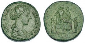 LUCILA, (Esposa de Lucio Vero). Sestercio. Roma (163-169). A/ Busto drapeado a der.; LVCILLA AVGVSTA. R/ Fecunditas sentada a der. amamantando a un ni...