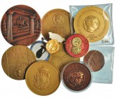 Lote 14 piezas: 11 medallas y 3 pins conmemorativos de eventos numismáticos. La mayoría SC.