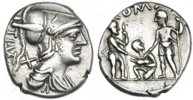 VETURIA. Denario. Italia Central (137 a.C.). R/ Un cerdo en brazos del Sacerdos Fecialis arrodillado entre dos soldados; ley.: ROMA. CRAW-234.1. FFC-1...
