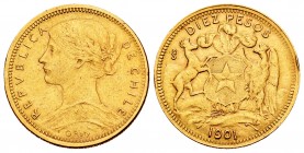 Chile. 10 pesos. 1901. (Km-157). Au. 5,95 g. Golpecitos en el canto. Almost XF. Est...200,00.