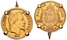 France. Napoleon III. 100 francos. 1868. Strasbourg. BB. (Km-802.2). Au. 37,07 g. Engarzada. Peso del engarce del .700 aproximadamente 4,50 g. Rara. V...