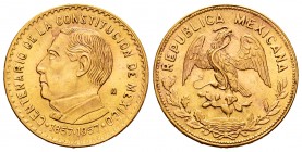Mexico. 10 pesos. 1953. México. (Km-M123a). Au. 8,33 g. Centenario de la constitución. UNC. Est...300,00.