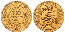 Tunisia. 100 francos. 1932 (1351 H). (Km-257). (Fried-14). Au. 6,55 g. Bella. Escasa. Almost UNC. Est...275,00.