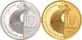 France. 1986. Lote de 2 piezas de 10 francos homenaje a Robert Schuman, una de plata (7,00 g) y otra de oro (7,00 g). Con certificados y caja original...