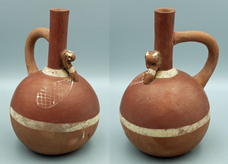 A fine Moche IV bottle from Peru, ca. 450 - 550 A.D. This nice single-spout vess...