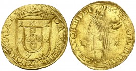 s/d. Portugal. Juan III (1521-1557). Lisboa. San Vicente. (Fr. 31) (Gomes 187.01). 7,60 g. AU. Bella. Muy rara. EBC.