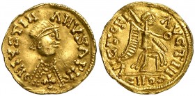 A nombre de Justiniano I. Triente de imitación. (Tomasini 316 sim). 1,48 g. Atractiva. Ex Colección Caballero de las Yndias 21/10/2009, nº 1228. Muy e...