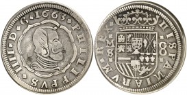 1663. Felipe IV. Madrid. S. 8 reales. (AC. 1284, mismo ejemplar). 26,55 g. Extraordinariamente rara. ¿Única conocida? MBC.