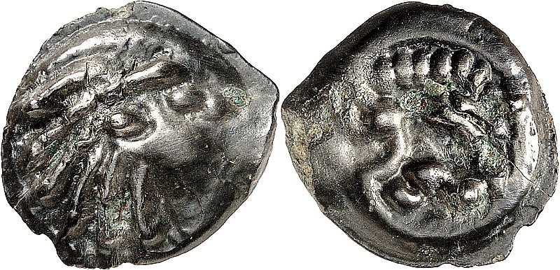 GALLIEN. 
LEUCI (um Toul). 
Potin-18mm 1. Jh. v. Chr. 4,14g. Stilisierter Kopf...