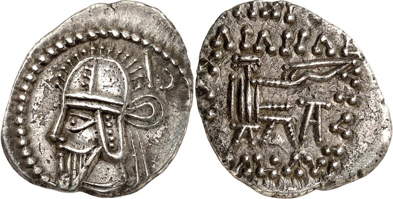 PARTHIEN. 
KÖNIGREICH. 
Vologases VI. 208-228. Drachme 3,59g, Ekbatana. Kopf m...