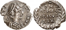 OSTROGOTEN in Sirmium (Sremska Mitrovica). 
ATHALARICH 526-534. Leichte Siliqua (527/535) 0,70g, Rom. Drap. Büste m. Perlendiadem n.r. Trugschrift / ...