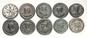 RÖMISCHES KAISERREICH. 
Allgemein: Billon- / Bronzemünzen: Antoniniane. 24 Bi-Antoniniane: (253-310) Gallienus (2), Aurelian (6), Probus (10), Diocle...