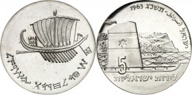 ASIEN. 
ISRAEL. Slg. 47 Ag-Gedenkmünzen ab 1958 mit 5.L. Seefahrt KM. 39 sowie 250, 500 Pruta (1949) sowie 9 Gedenkmünzen Cu-Ni in 2 Tablaren im Koff...