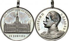 DEUTSCHE STÄDTE. 
Alphabetisch. 
HAMBURG. Medaille o.J.(1892) (o. Sign.) a.d. Richtfeier. Ansicht d. projektierten neuen Rathauses mit Blick auf die...