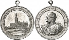 DEUTSCHE STÄDTE. 
Alphabetisch. 
HAMBURG. Medaille 1895 (o. Sign.) a.d. Einweihung d. Neuen Rathauses. Ansicht d. neuen Rathauses mit Ufer d. Kleine...