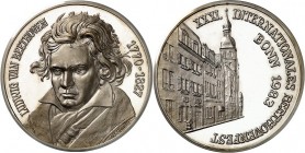 PERSONEN. 
MUSIKER und KOMPONISTEN. 
BEETHOVEN, Ludwig van *1770 Bonn +1827 Wien. Medaille 1983 (v.Theodor Gruner) a.d. 31. Internat. Beethovenfest ...