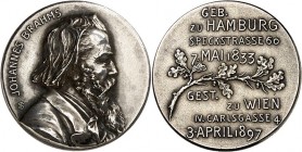 PERSONEN. 
MUSIKER und KOMPONISTEN. 
BRAHMS, Johannes *1833 Hamburg +1897 Wien. Medaille (Jeton) o.J.(1902) (v. A. Scharff) gewidmet v. s. Freund, d...