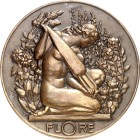 MEDAILLEURE des XIX. bis XXI. Jh..
FRANKREICH.
DELANNOY, Maurice *1885 Paris +1972. Eins. Medaille o.J. FLORE. Kniende nackte Flora n.r. zw. Blumen ...