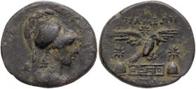GRECHE - FRIGIA - Apameia - AE 24 - Testa elmata di Atena a d. /R Aquila ad ali aperte stante a d. sopra un basamento, tra due stelle e i cappelli dei...