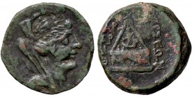 GRECHE - CILICIA - Tarsos - AE 20 - Testa della Tyche turrita a d. /R Struttura piramidale su baldacchino, sormontato da un'aquila, contenente la stat...