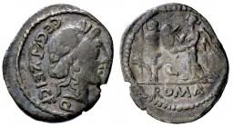 ROMANE REPUBBLICANE - EGNATULEIA - C. Egnatuleius C. f. (97 a.C.) - Quinario - Testa di Apollo a d. /R La Vittoria a s. scrive sullo scudo di un trofe...