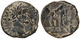 ROMANE IMPERIALI - Settimio Severo (193-211) - Sesterzio - Testa laureata a d. /R Le tre Monete stanti a s. con una bilancia e una cornucopia ciascuna...