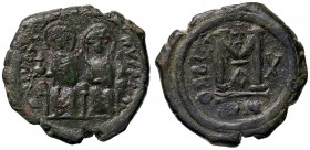 BIZANTINE - Giustino II (565-578) - Follis - Giustino e Sofia seduti di fronte /R Lettera M sormontata da croce Ratto 782/824; Sear 360 (AE g. 13,9)
...