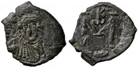 BIZANTINE - Costante II (641-668) - Follis - Busto di fronte con globo crucigero /R Grande M Sear 1004 (AE g. 4,55)
qBB