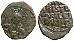 BIZANTINE - Giovanni I (969-976) - Follis (attribuito) - Cristo nimbato di fronte /R Scritta entro cerchio perlinato Ratto 1930; Sear 1793 (AE g. 9,17...