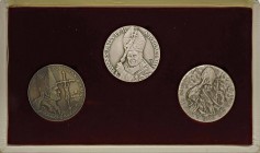 MEDAGLIE - PAPALI - Giovanni Paolo II (1978-2005) - Trittico A. XII, A. XXIII e 2000 AG Ø 44 In confezione
FDC