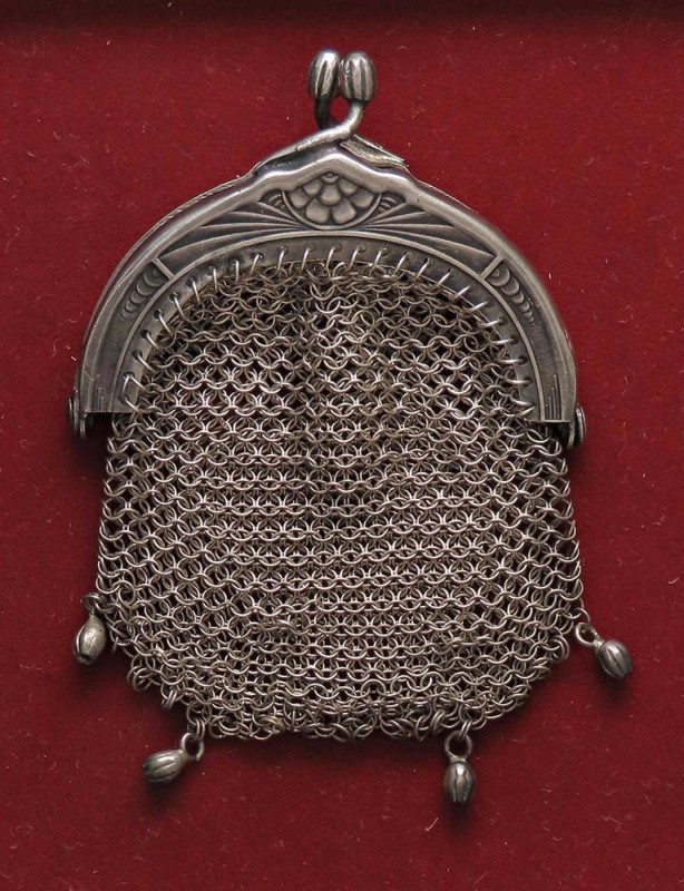 VARIE - Argenti Piccola borsetta con decorazioni, gr. 15,7
Ottimo