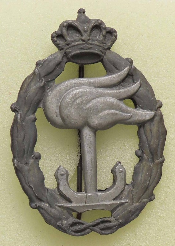 VARIE - Articoli militari Aeronautica, distintivo ricognizione marittima, in zam...