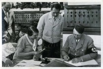 VARIE - Figurine Lotto di circa 100 figurine/foto di Adolf Hitler formato medio
Buono