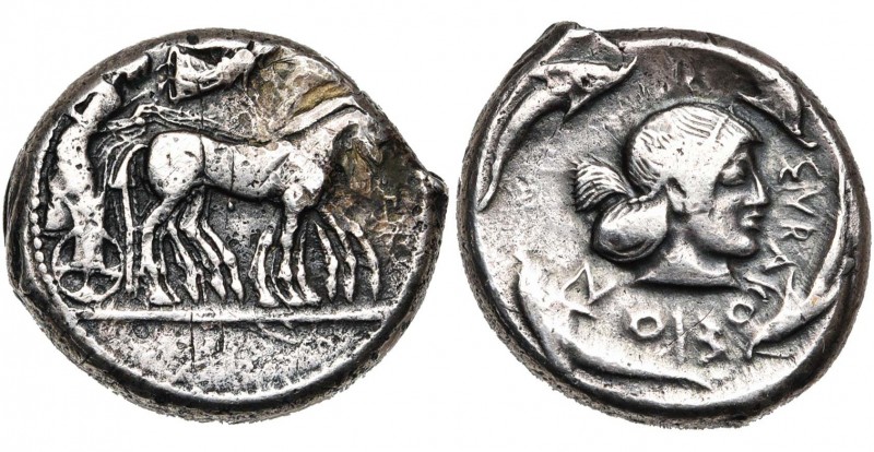 SICILE, SYRACUSE, AR tétradrachme, 480-475 av. J.-C. D/ Quadrige au pas à d., le...