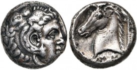 EMISSIONS SICULO-PUNIQUES, AR tétradrachme, vers 300-289 av. J.-C. D/ T. d''Héraclès à d., coiffé de la dépouille de lion. R/ T. de cheval à g. Derriè...