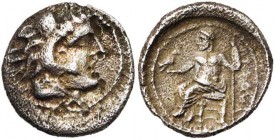 ROYAUME DE MACEDOINE, Alexandre III le Grand (336-323), AR obole. D/ T. d''Héraclès à d., coiffé de la dépouille de lion. R/ AΛΕΞΑΝΔPOY Zeus aétophore...